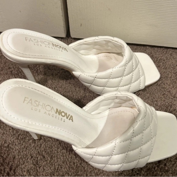 Fashion Nova White Quilted Sandals sz 6.5 heels sandals - Picture 3 of 4